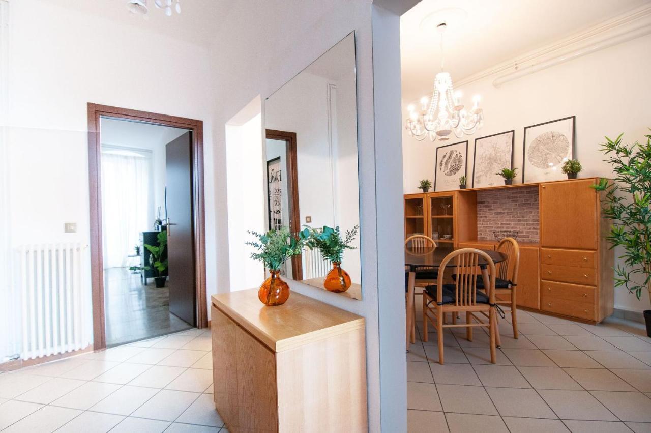Academy Industrial Chic Apartment แบร์กาโม ภายนอก รูปภาพ